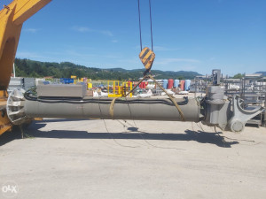 METALNI STUP SA NOSAČEM SOLARNIH PANELA