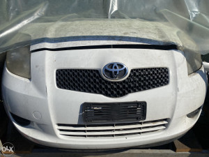 Hauba branik Toyota Yaris 2008 (fotografija 3)