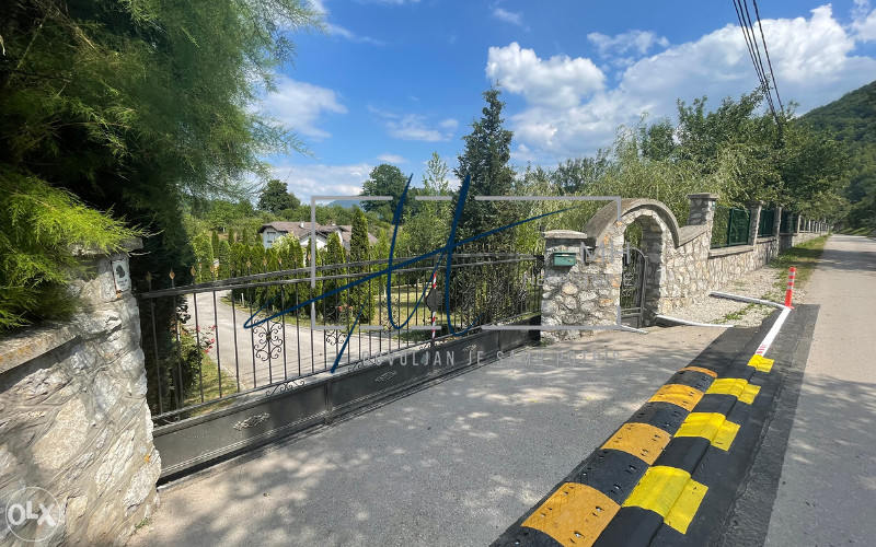 Hadžići | Kuća 824m2 | Zemljište 11.575m2 | Ulica Grivići