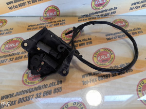 Brava sajla prednje haube Kia Sorento 05 KRLE 68949