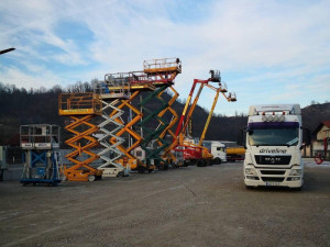 IZNAJMLJIVANJE dizalica platforma Škaraste