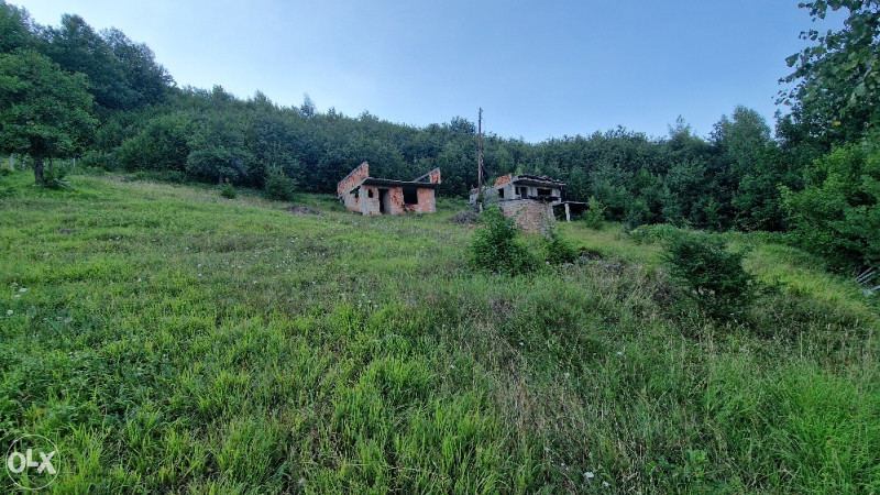 Zemljište 2200m2 Pale Rakovac sa 2 vikend kuće