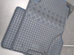 PATOSNICE PODMETAČI GUMENI KIA SORENTO 04-