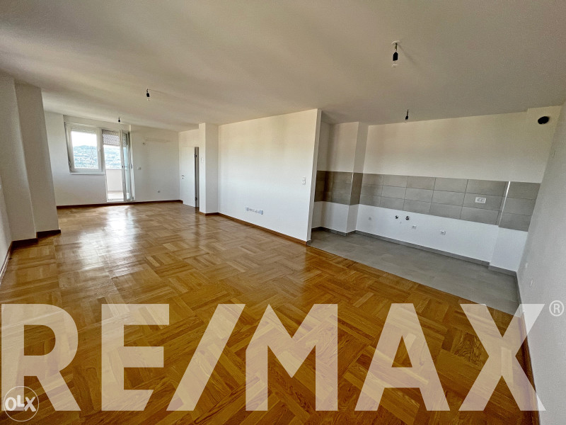 USELJIV penthouse, 130m2 5