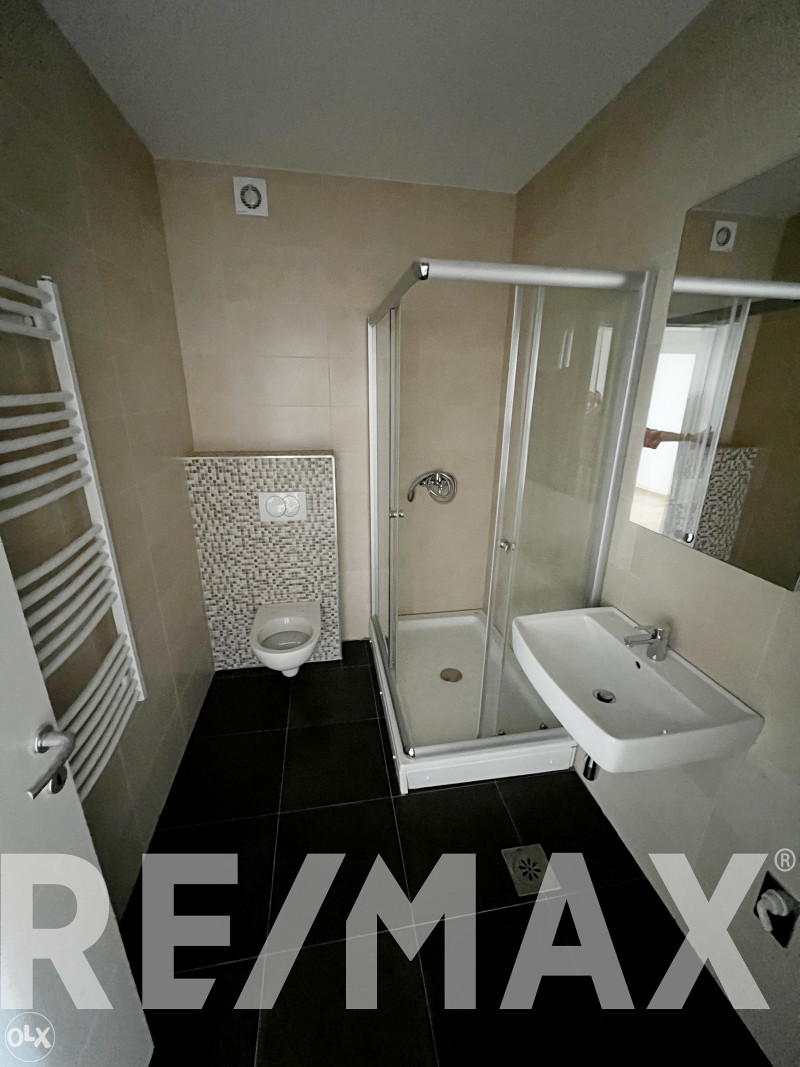 USELJIV penthouse, 130m2 9