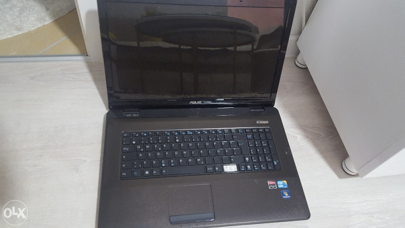 Laptop ASUS i3 Neispravan