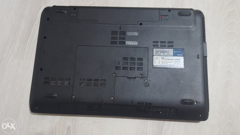 Laptop ASUS i3 Neispravan