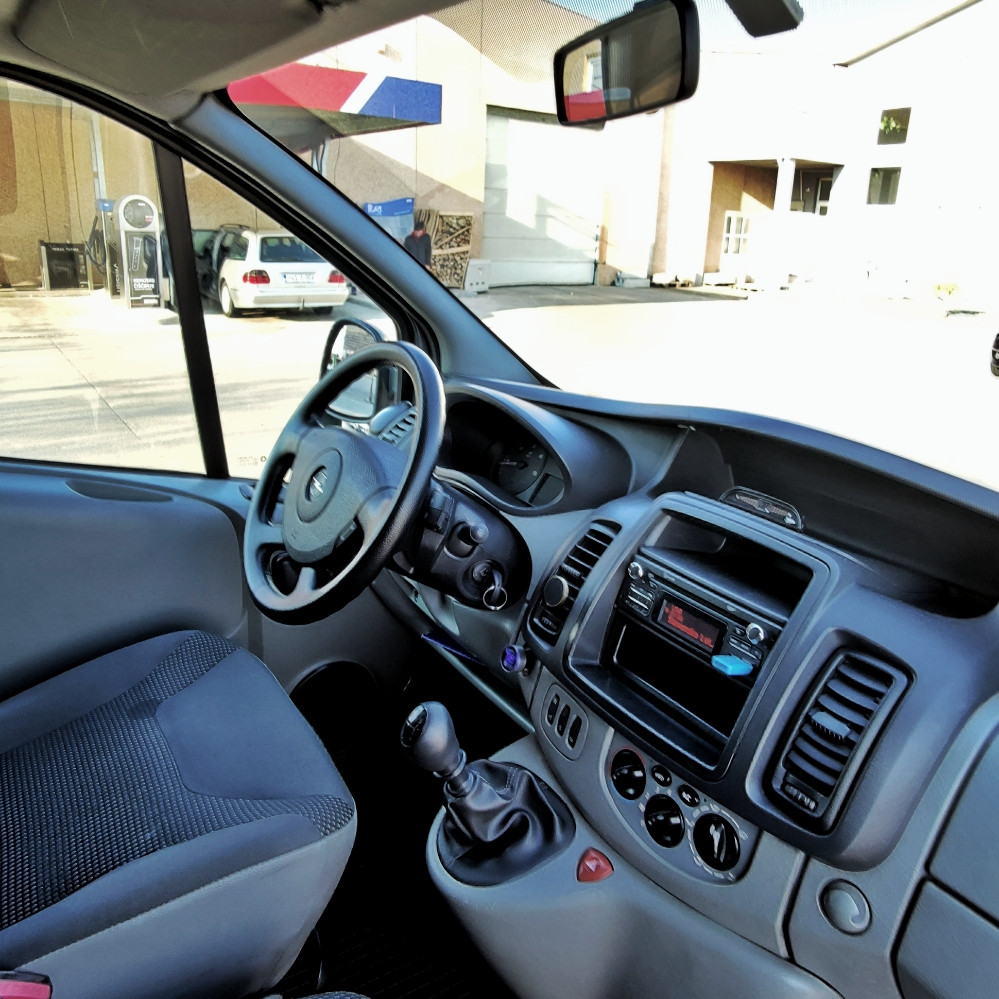 Rent a car renta kombi iznajmljivanje bus 8+1 long Iznajmljivanje