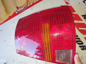 Golf 4 zadnja desna stopka