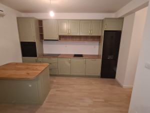 Kuhinja, lakirani retro medijapan