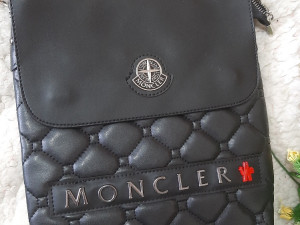 Veća muška torbica na rame MONCLER novo