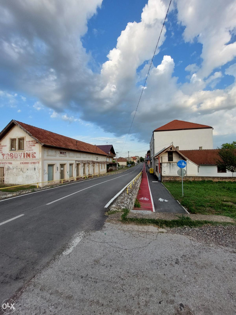 Šamac - Poslovni i stambeni prostor - objekat