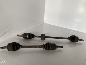 POLUOSOVINA POLUOSOVINE DESNA LIJEVA FIAT PANDA 2006
