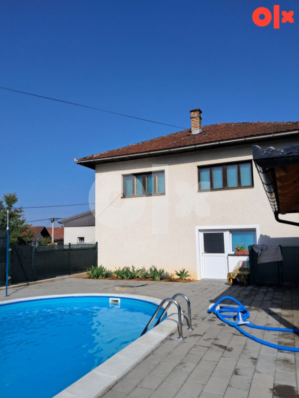 Iznajmljujem stan na dan, dnevni odmor, ili prenoćište. Cazin 6