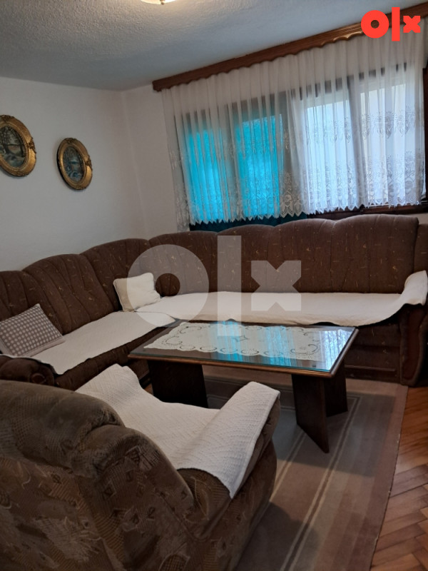 Iznajmljujem stan na dan, dnevni odmor, ili prenoćište. Cazin 3