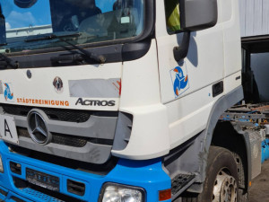 Mercedes Actros 25.32 2011-dijelovi limarije i mehanike