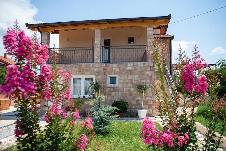 Kuća (vikendica) za odmor sa bazenom Stolac 2