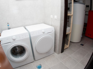 Izdajem garsonjere 065 649 325