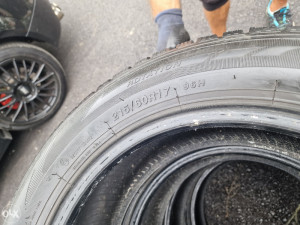 Prodajem 4 gume 215 60 17 6mm 230km