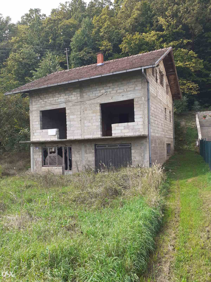 Kuća sa dvoristem 3