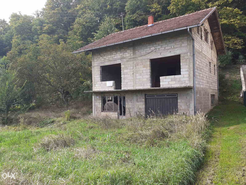 Kuća sa dvoristem
