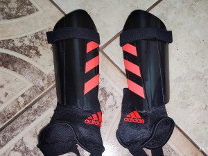 Kostobrani za fudbal Adidas M velicina