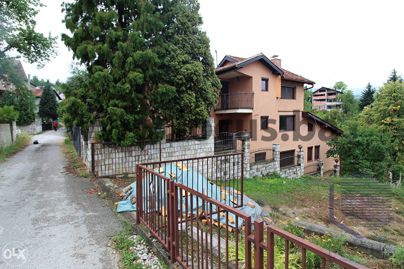 LOCUS: Kvalitetna kuća sa velikim dvorištem, Miševići - Prikaz 6