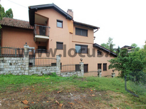 LOCUS: Kvalitetna kuća sa velikim dvorištem, Miševići photo 3