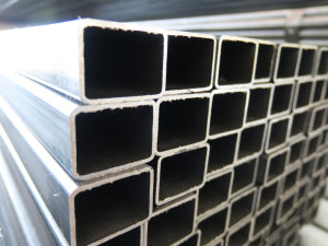 Cijevi crne šavne pravougaone