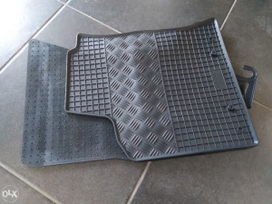 PATOSNICE PODMETAČI GUMENI AUDI Q5 2008--