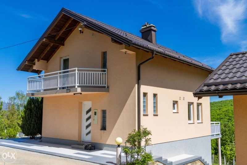 Kuća novije gradnje  Hadžići - Binježevo 7