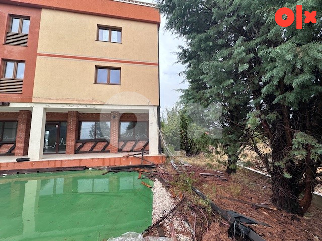Poslovni objekat sa zemljištem Čitluk 8