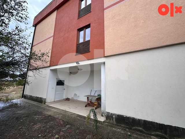 Poslovni objekat sa zemljištem Čitluk 5