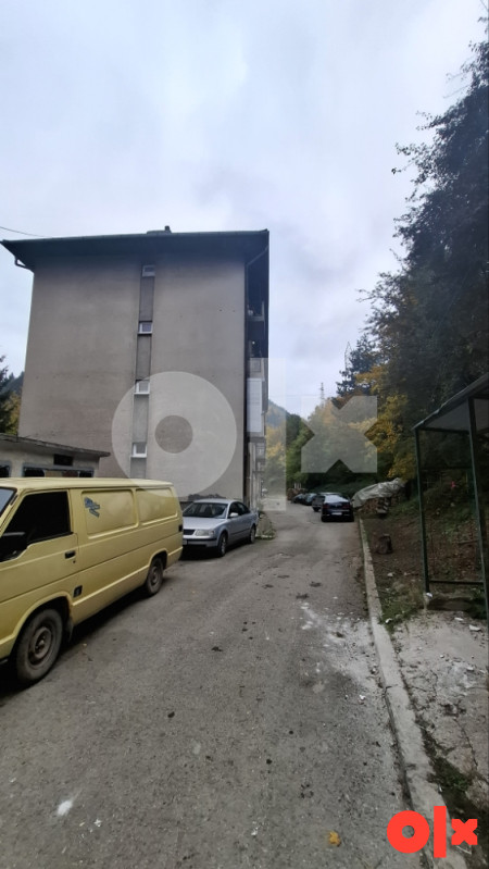 Vareš trosoban stan 64 kvadrata 2