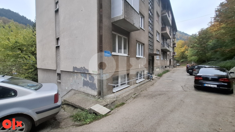 Vareš trosoban stan 64 kvadrata