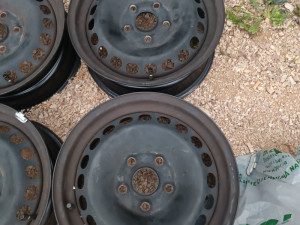 Audi Pasat Čelične Felge 5x112 15  Dijelovi Djelovi