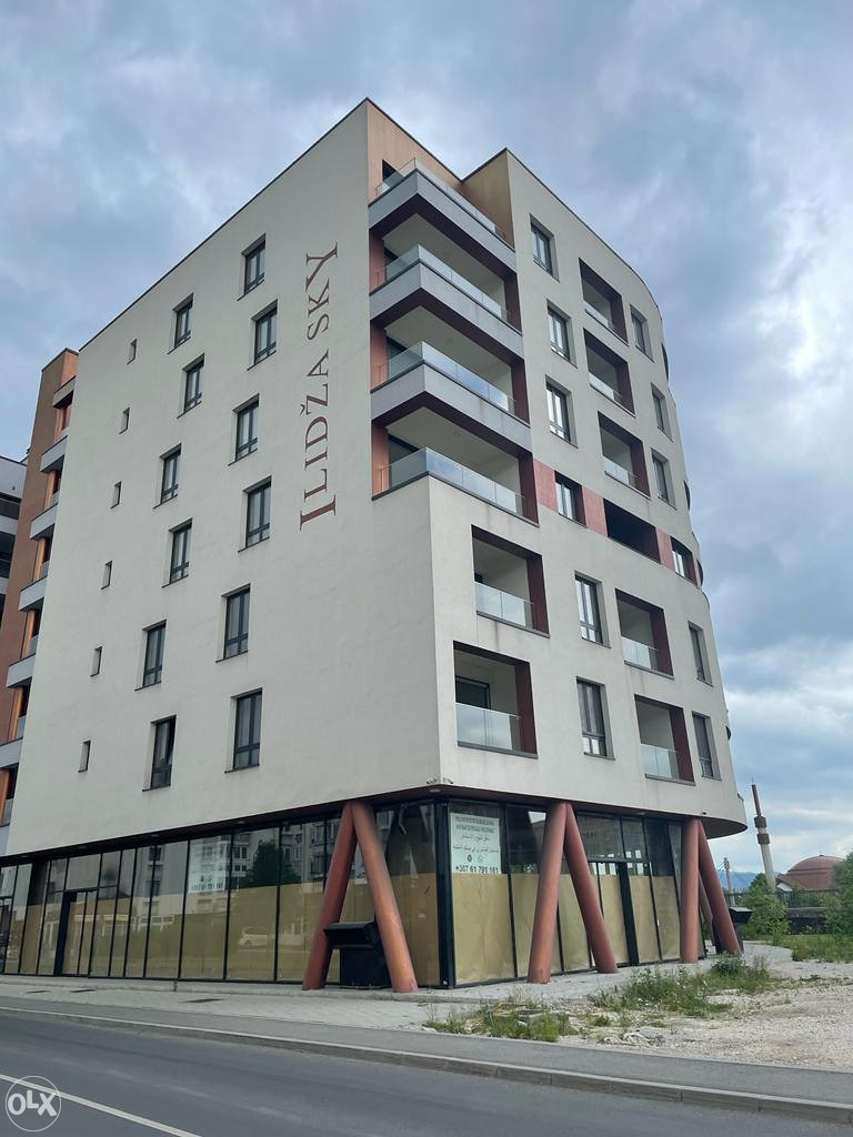 Trosoban stan Ilidža Sky sa pogledom na rijeku