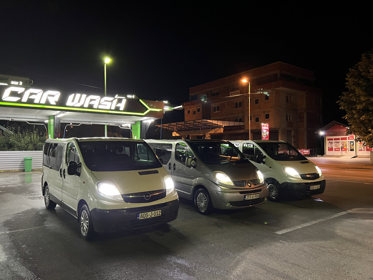 Rent a kombi Brcko - Opel Vivaro Trafic iznajmljivanje