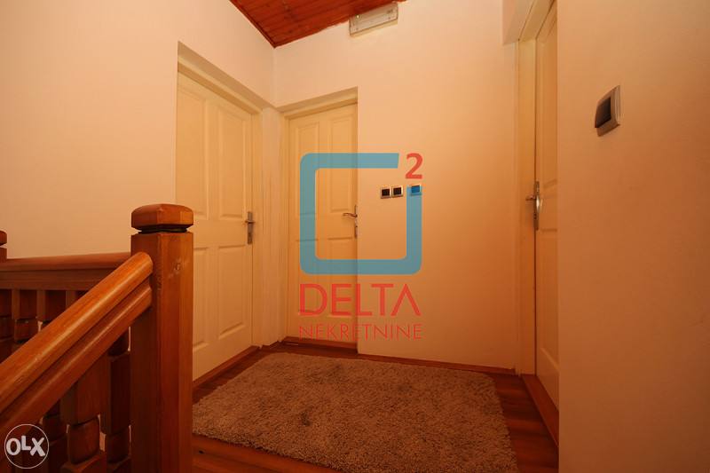 Kuća 160m2 / garaža /bazen/ Lukavica / Istočno Sarajevo 15