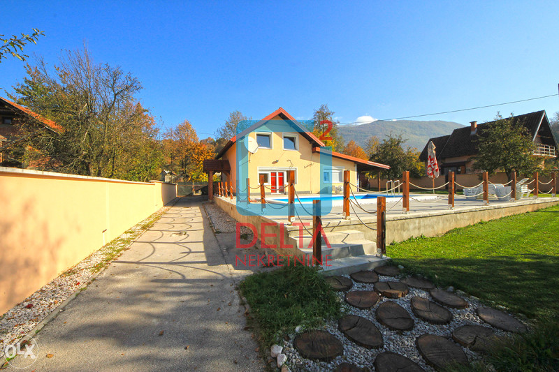 Kuća 160m2 / garaža /bazen/ Lukavica / Istočno Sarajevo 2