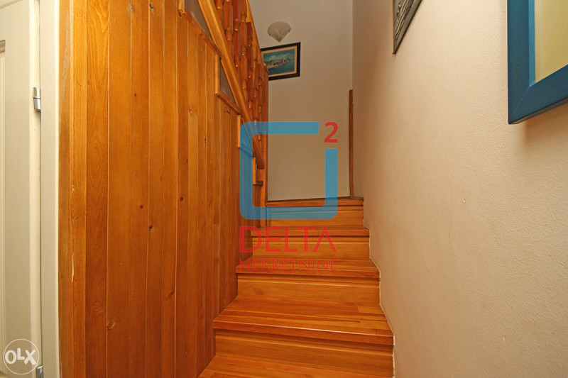 Kuća 160m2 / garaža /bazen/ Lukavica / Istočno Sarajevo 16