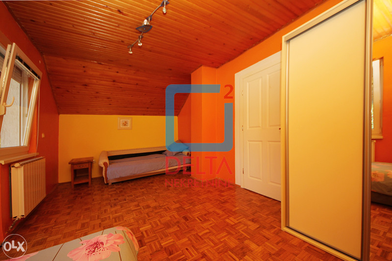 Kuća 160m2 / garaža /bazen/ Lukavica / Istočno Sarajevo 11