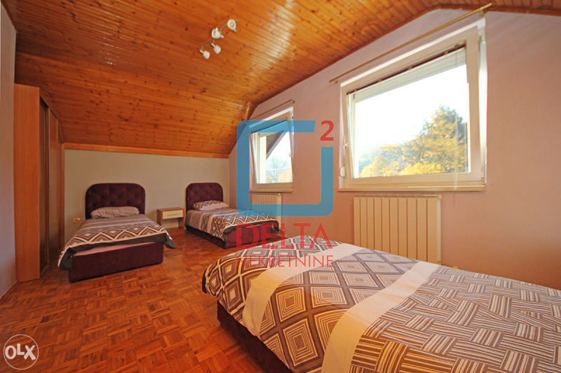 Kuća 160m2 / garaža /bazen/ Lukavica / Istočno Sarajevo 8