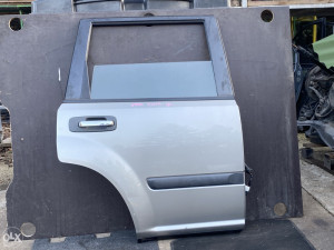 Vrata zadnja desna Nissan X Trail (fotografija 1)