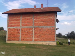Stambeni objekat sa zemljištem u naselju Krbeta, Brčko