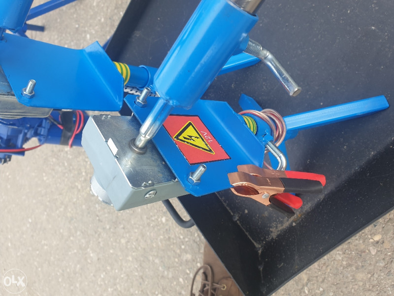 Ražanj inox za piliće 12V