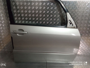 vrata prednja desna siva toyota corolla verso