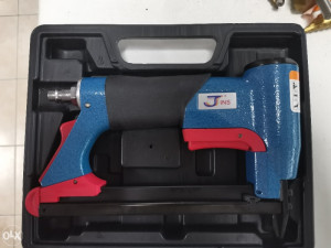 KLAMERICA NA ZRAK BEA - PNEUMATSKI PIŠTOLJ