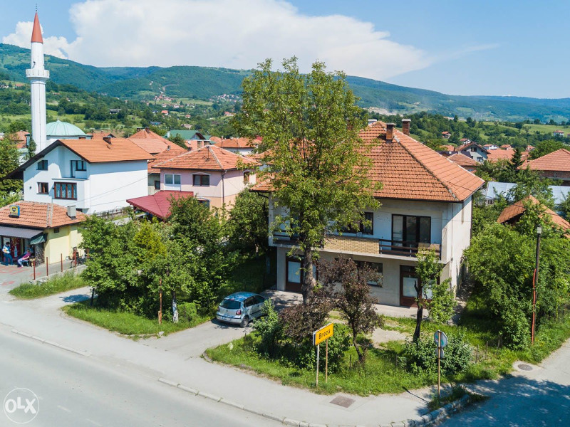 Kuća i poslovni prostor Breza 2