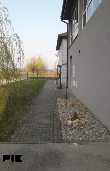 Imanje na prodaju-Odzak ili Hala za iznajmljivanje 6